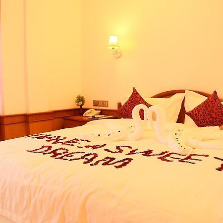 Mandalay White House Hotel Exterior foto