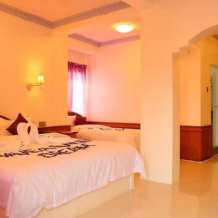 Mandalay White House Hotel Exterior foto