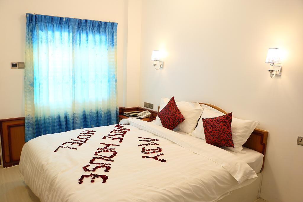 Mandalay White House Hotel Exterior foto