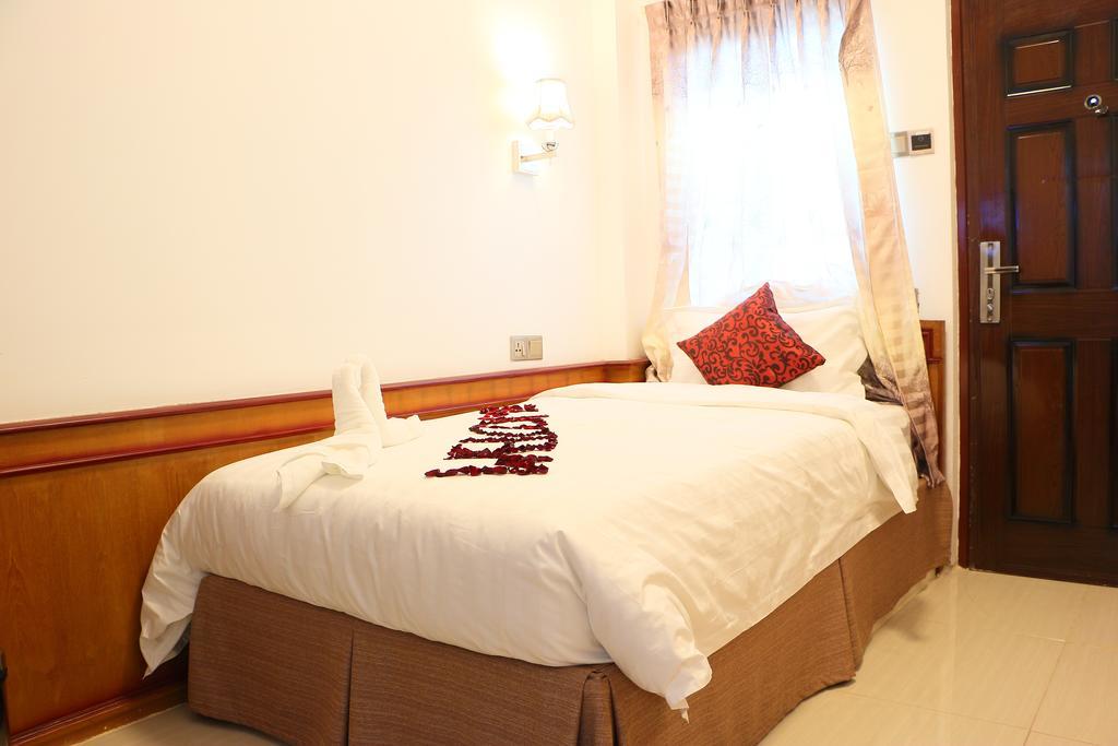 Mandalay White House Hotel Habitación foto