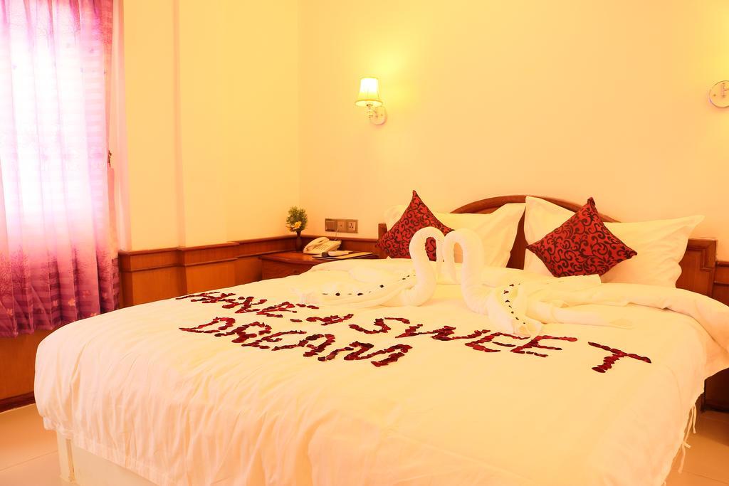 Mandalay White House Hotel Exterior foto